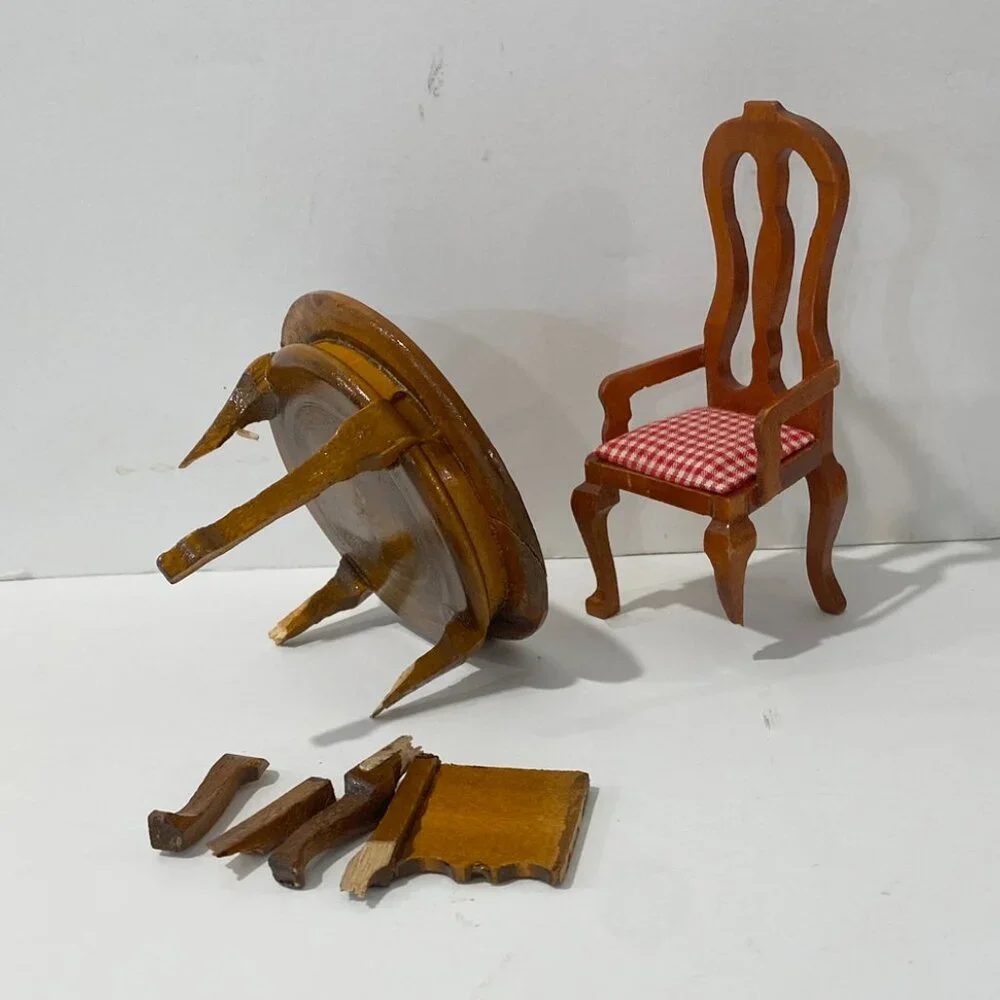 Dollhouse Furniture Three Hands Corp 5 Pc China Cabinet Buffet 3 Chair+ 2  Free - Picture 10 of 11